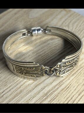 Gorgeous bracelet steampunk style upcycled vintage silver-plated cutlery